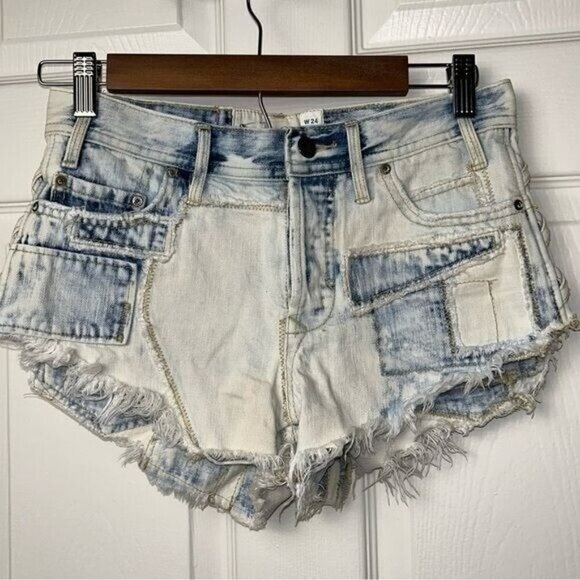 Free People Hi Waisted Light Washed Patchwork Cutoff Denim Retro Shorts size 24 - Picture 2 of 9